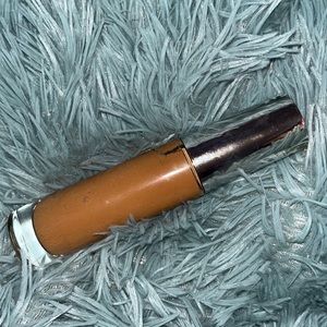 BECCA ultimate coverage 24 hour foundation